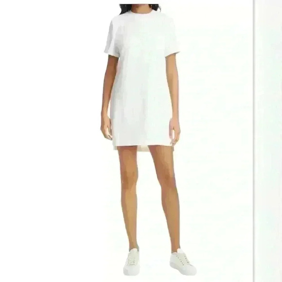 Alice + Olivia Dresses & Skirts - Alice + Olivia T-Shirt dress